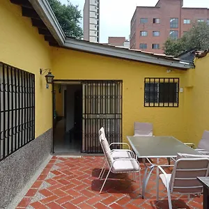  Auberge de jeunesse Yellow House
